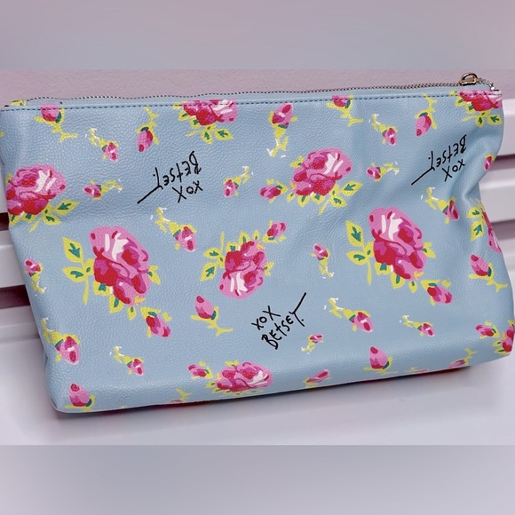 Betsey Johnson Floral Cosmetic Pouch Makeup Bag Zip Case – Blue w/ Pink Roses - Picture 1 of 1